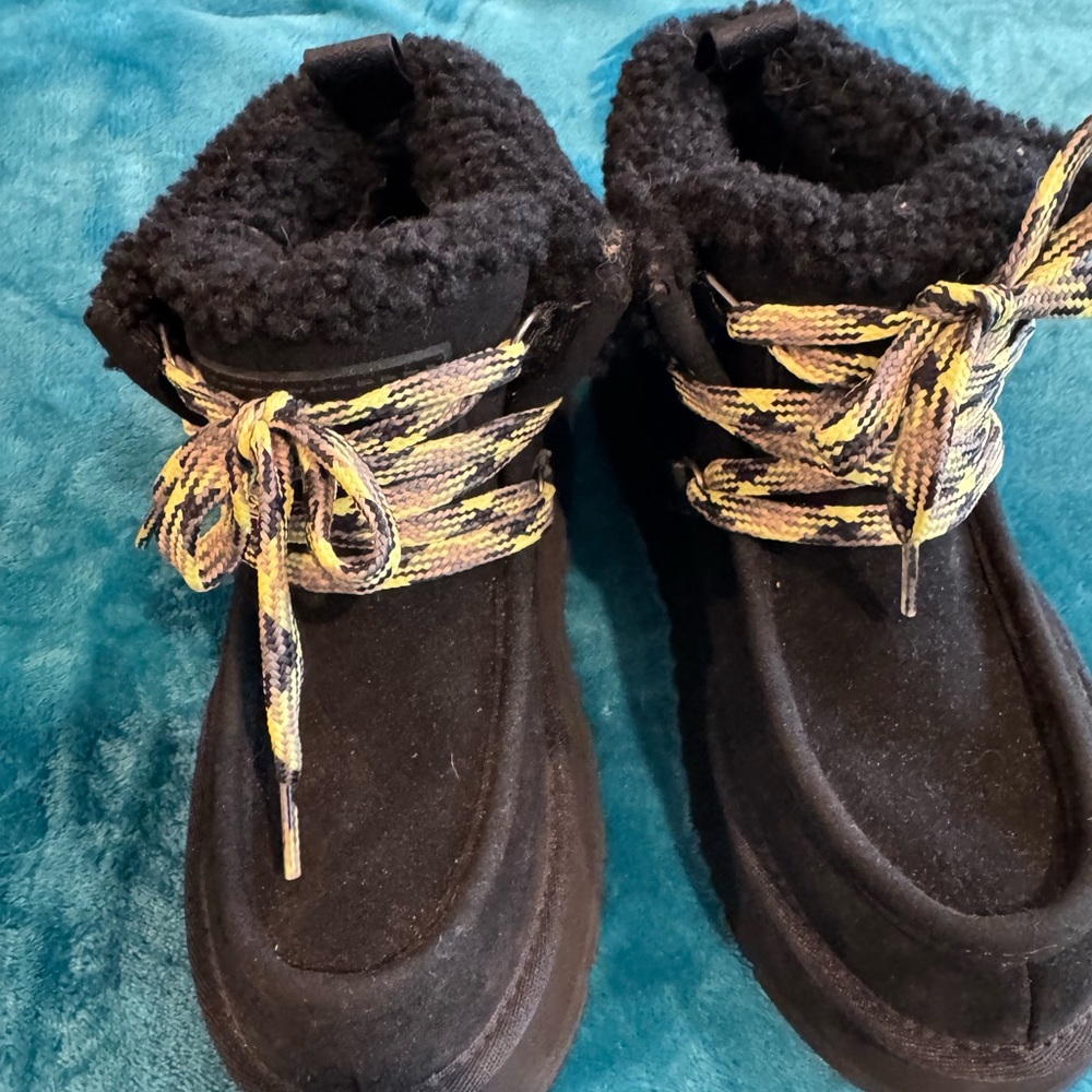 Uggs cabin platform booties